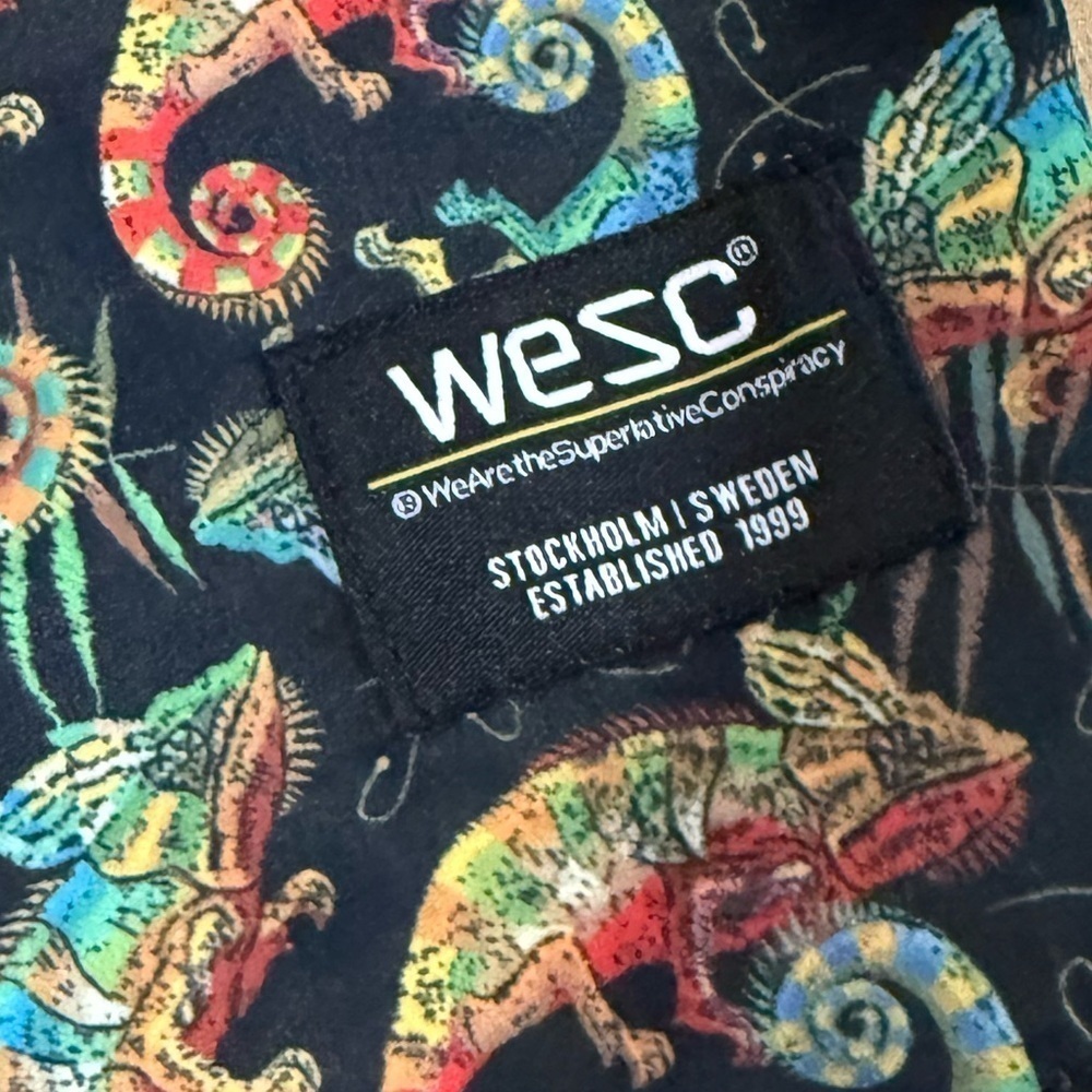 WeSC Unisex Shirt Short Sleeve Oden Chameleons 4 Men’s M Medium Women’s L Large - Picture 9 of 10